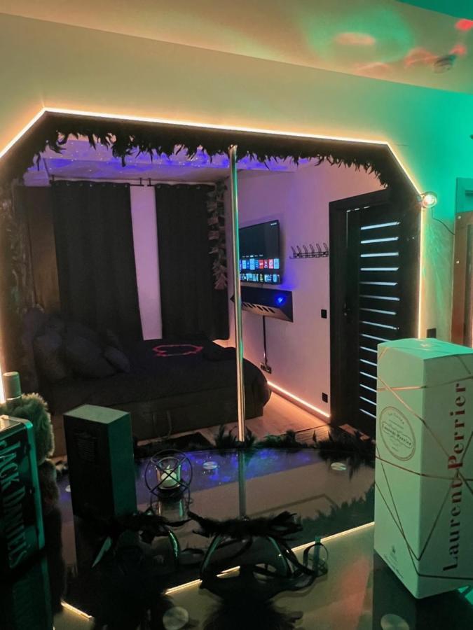 Aux Secrets De Lora, Chambre De Charme Vip Verviers Dış mekan fotoğraf